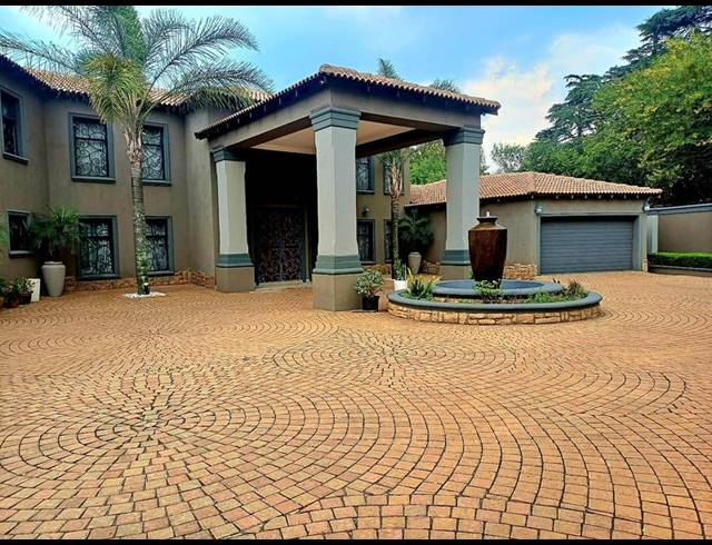 5 BEDROOM HOUSE FOR SALE IN LAKEFIELD